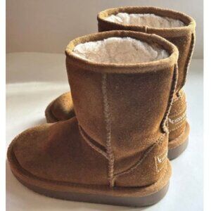 Adorable Toddler Koolaburra Ugg Boots, size 7